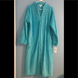 NWT Miss Elaine Women’s Plush Robe